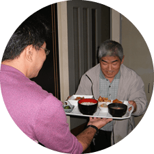 いきがいの里｜食事の配膳